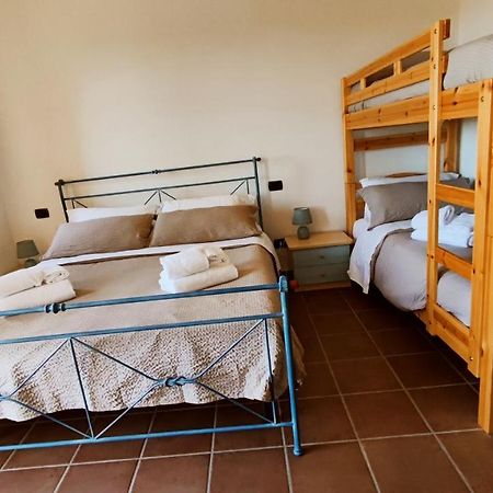 A 2 Passi dal Lago - Guest House e B&B Grotte di Castro Extérieur photo
