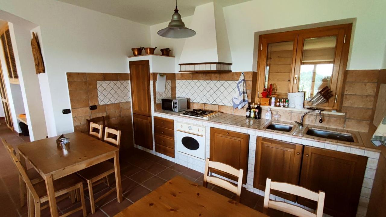 A 2 Passi dal Lago - Guest House e B&B Grotte di Castro Extérieur photo