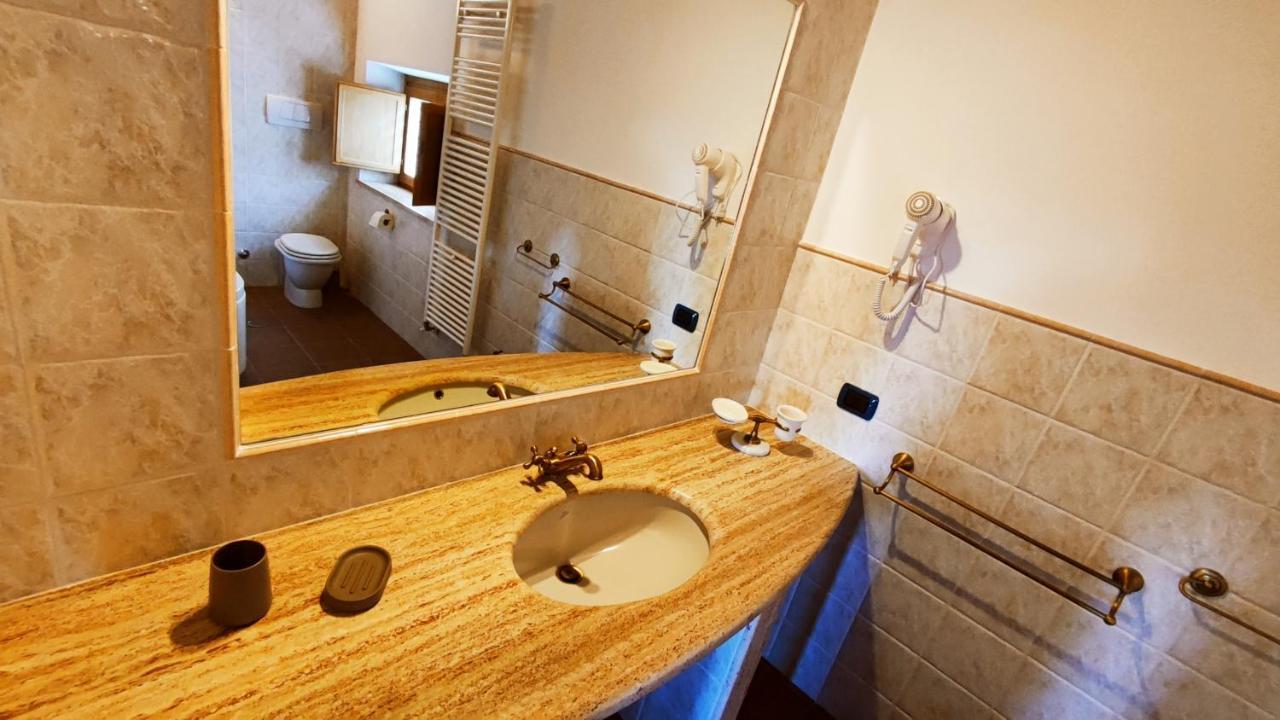 A 2 Passi dal Lago - Guest House e B&B Grotte di Castro Extérieur photo