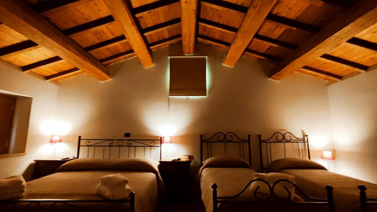 A 2 Passi dal Lago - Guest House e B&B Grotte di Castro Extérieur photo