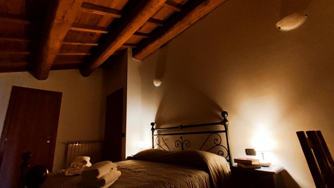 A 2 Passi dal Lago - Guest House e B&B Grotte di Castro Extérieur photo